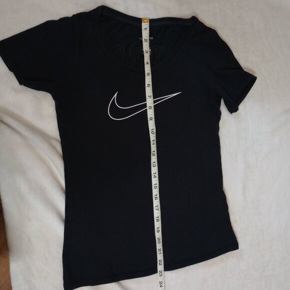 Nike Tee - Picture 5 of 7